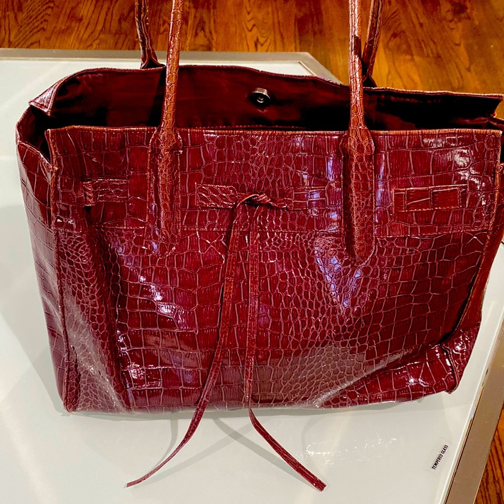 Jessica Simpson faux croc tote bag burgundy/Red